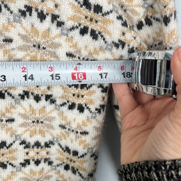 Chelsea & Theodore wool blend size medium cozy sweater - Picture 6 of 7